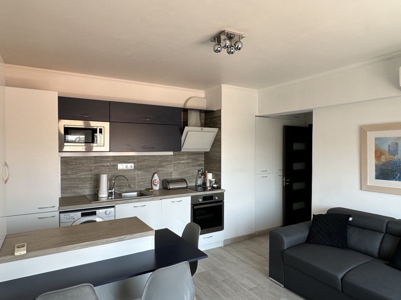 Продава  3-стаен град Пловдив , Младежки Хълм , 89 кв.м | 92767523