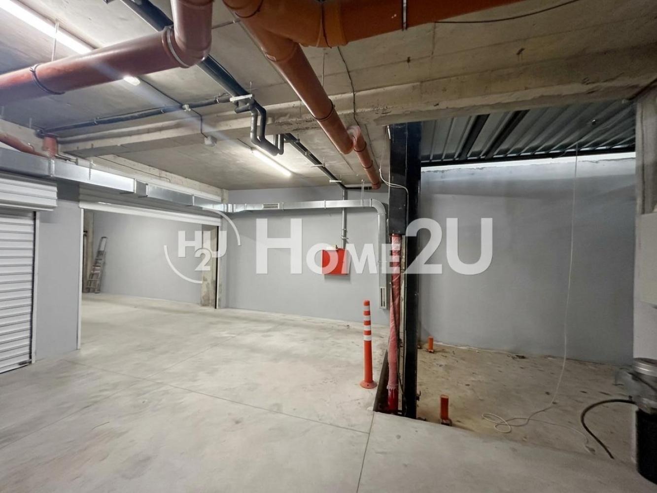 Продава ГАРАЖ, ПАРКОМЯСТО, гр. Варна, Гранд Мол