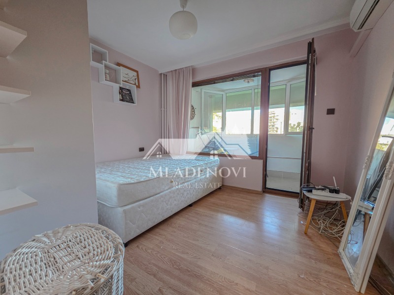 Продава 3-СТАЕН, гр. Бургас, Зорница, снимка 4 - Апартаменти - 52431517