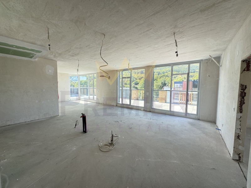 Продава МНОГОСТАЕН, гр. София, Бояна, снимка 2 - Апартаменти - 52548739