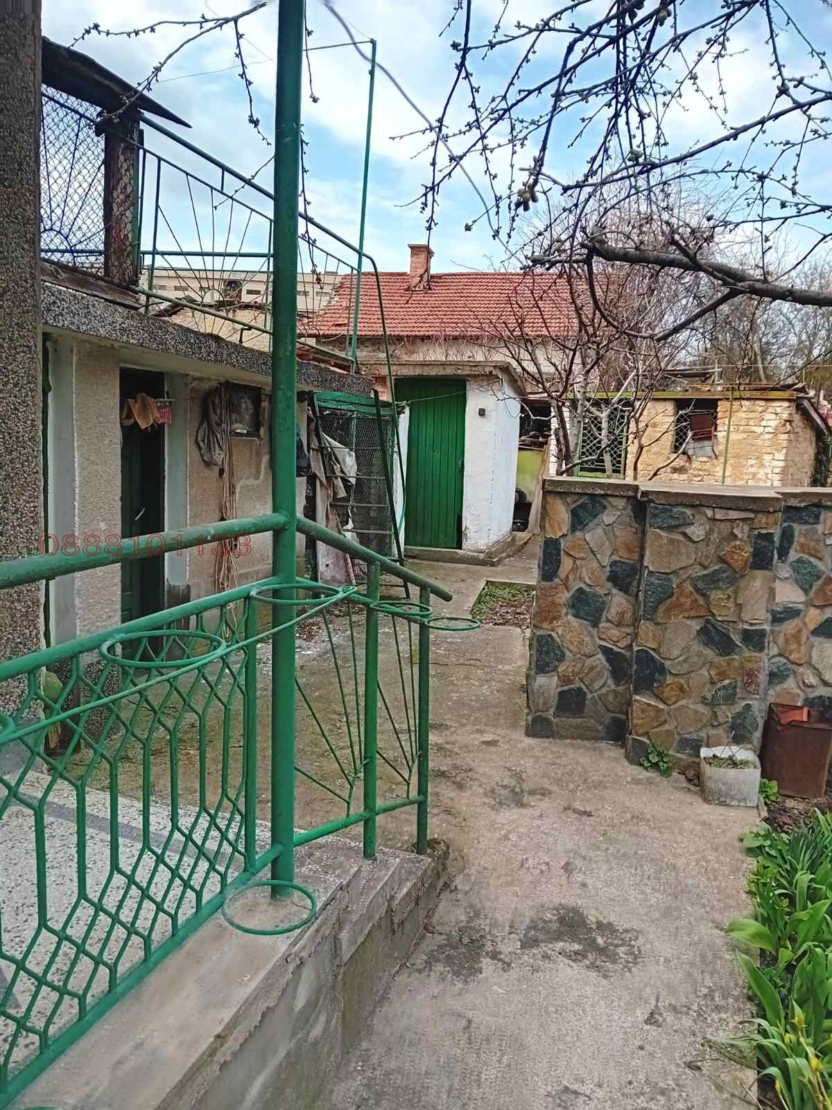 Продава ЕТАЖ ОТ КЪЩА, гр. Лом, област Монтана, снимка 4 - Етаж от къща - 56169042