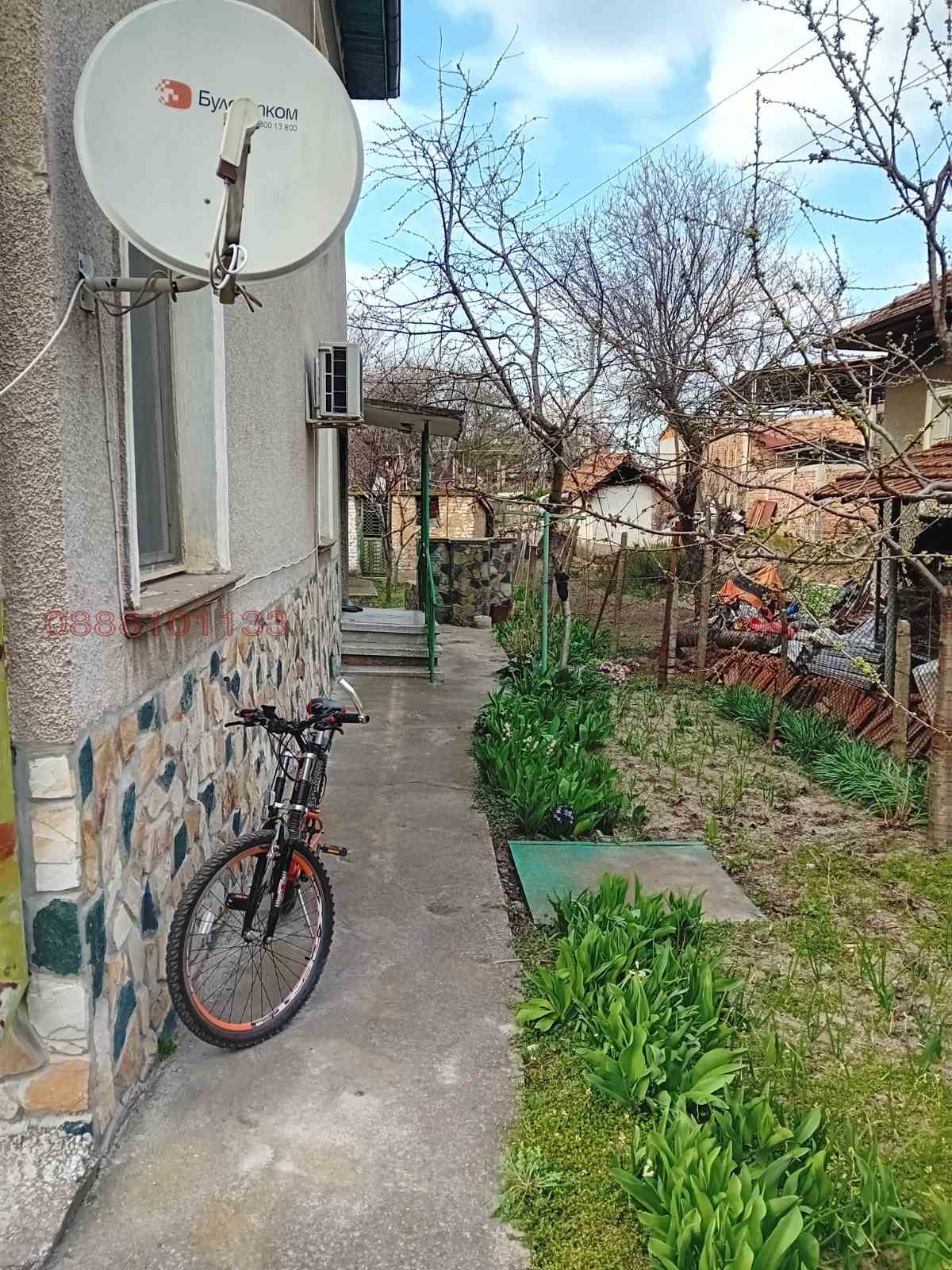 Продава ЕТАЖ ОТ КЪЩА, гр. Лом, област Монтана, снимка 3 - Етаж от къща - 56169042