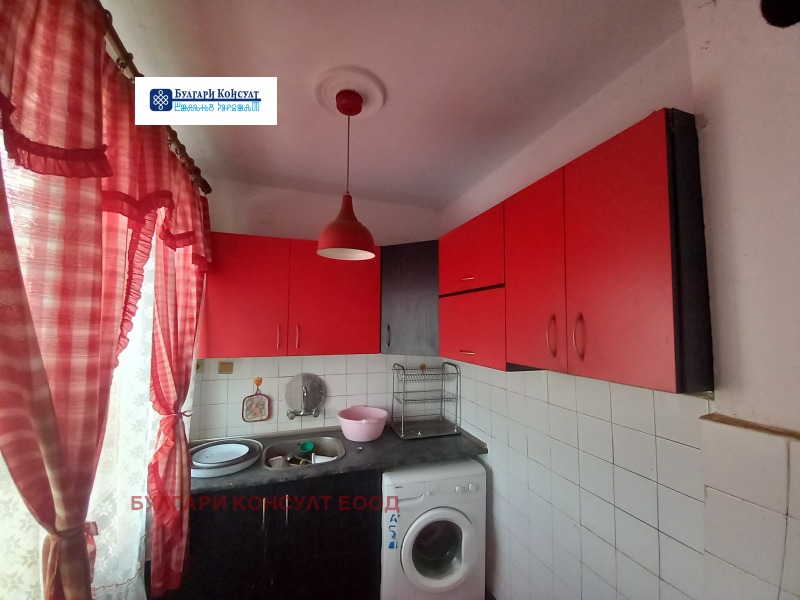 Продава КЪЩА, с. Слокощица, област Кюстендил, снимка 13 - Къщи - 52443480