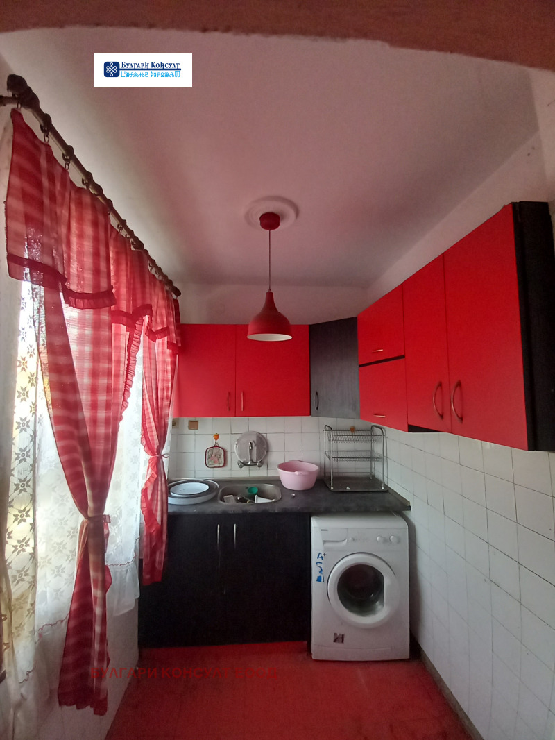 Продава КЪЩА, с. Слокощица, област Кюстендил, снимка 12 - Къщи - 52443480