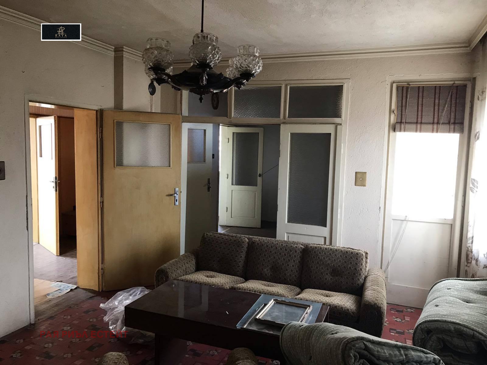 Продава КЪЩА, гр. Хисаря, област Пловдив, снимка 2 - Къщи - 54210501