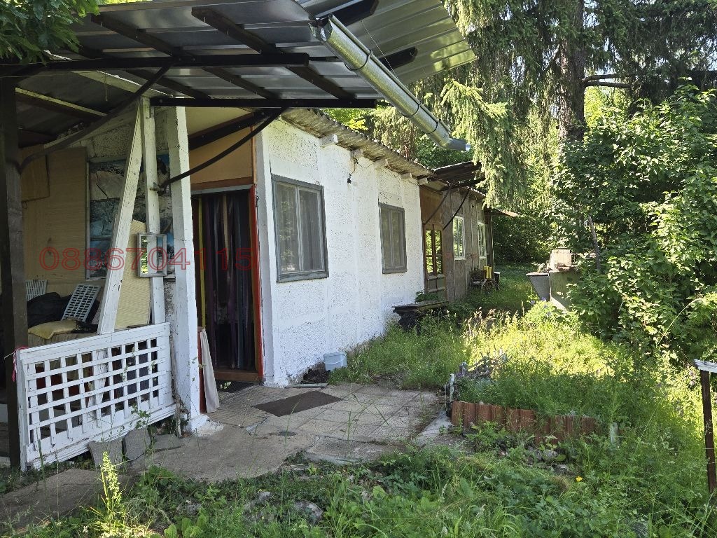 Продава КЪЩА, с. Реброво, област София област