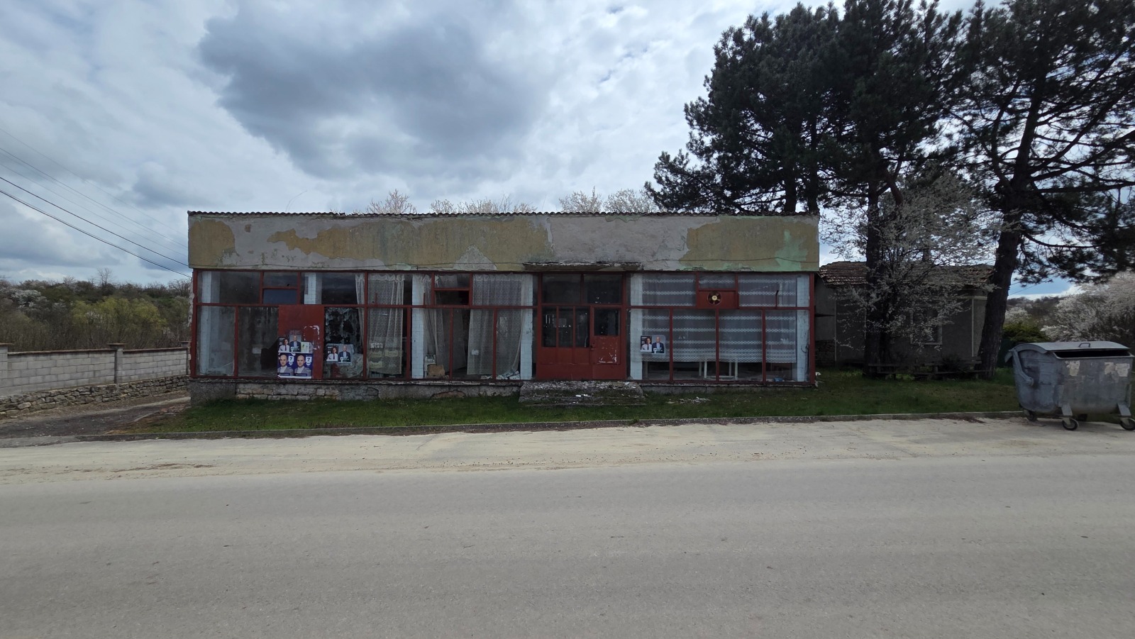 Продава МАГАЗИН, с. Красен, област Добрич
