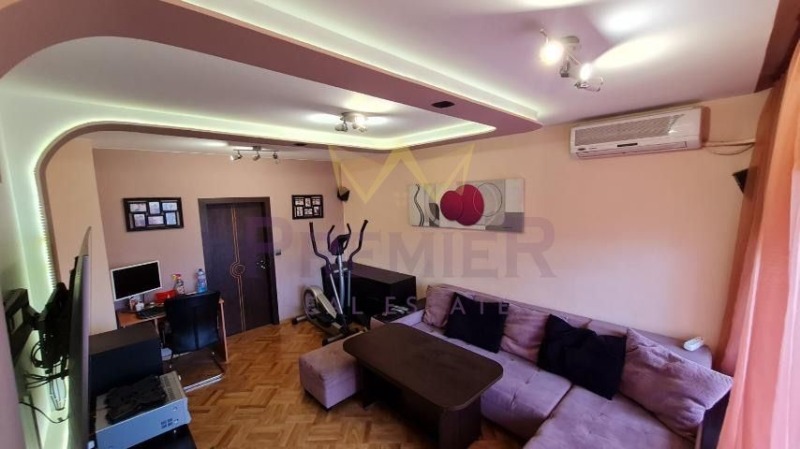Продава  4-стаен град Варна , Владислав Варненчик 1 , 100 кв.м | 15451657