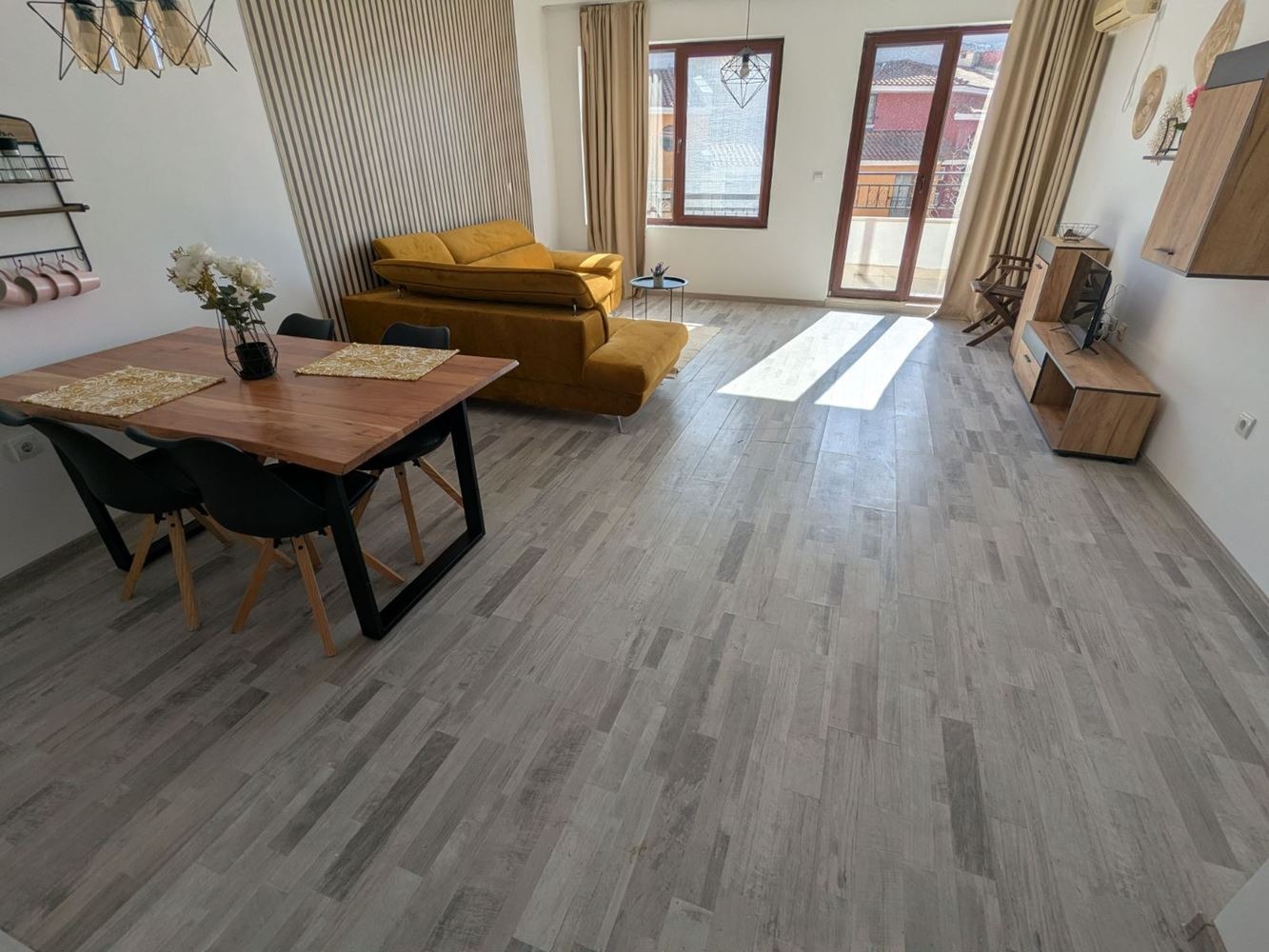 Продава 2-СТАЕН, гр. Ахелой, област Бургас, снимка 2 - Апартаменти - 54252137