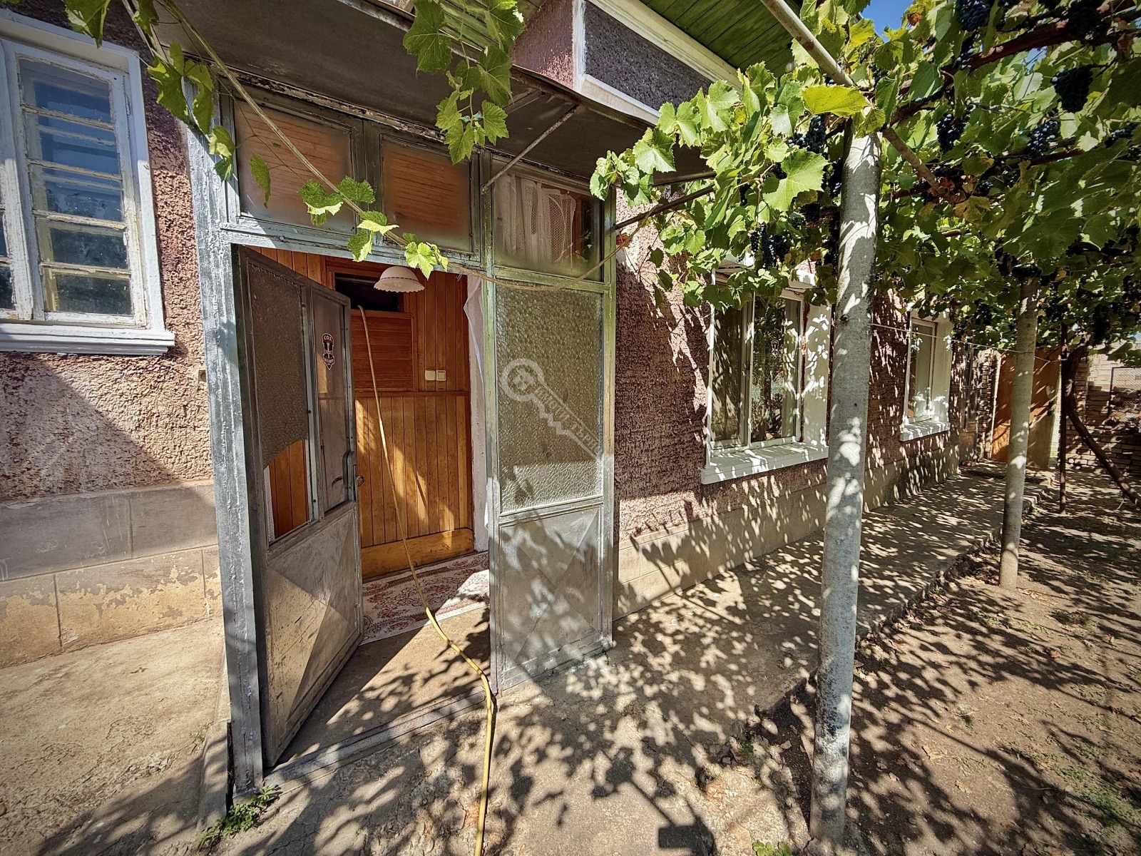 Продава КЪЩА, с. Куцина, област Велико Търново, снимка 2 - Къщи - 55920483