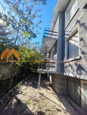 Casa m-t Evksinograd, Varna 1