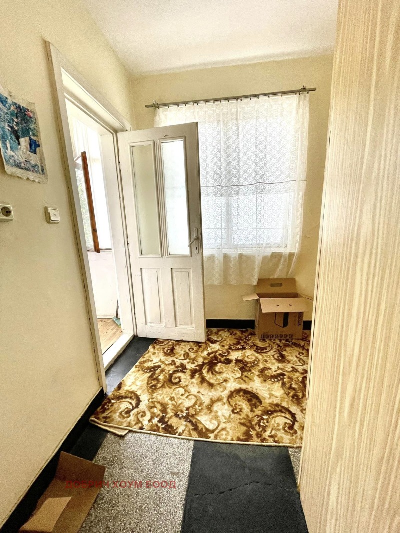 Продава ЕТАЖ ОТ КЪЩА, гр. Добрич, ЖП Гара, снимка 15 - Етаж от къща - 48478672