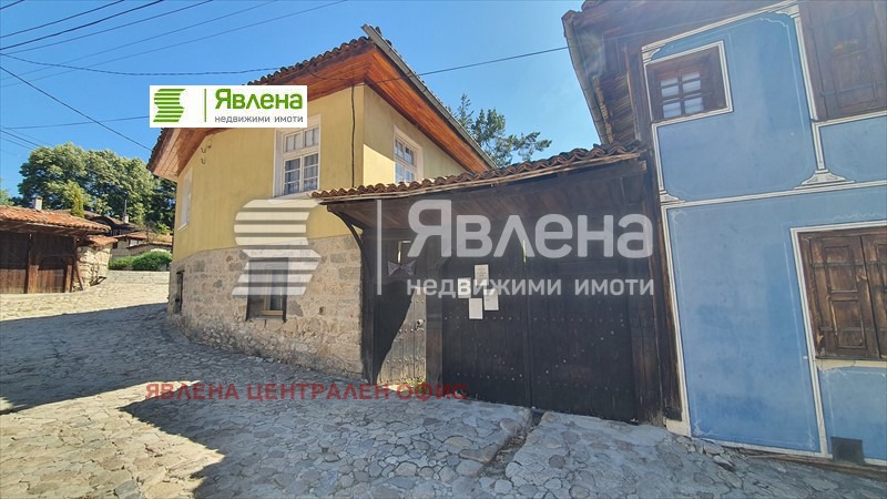 Продава КЪЩА, гр. Копривщица, област София област, снимка 2 - Къщи - 48580187