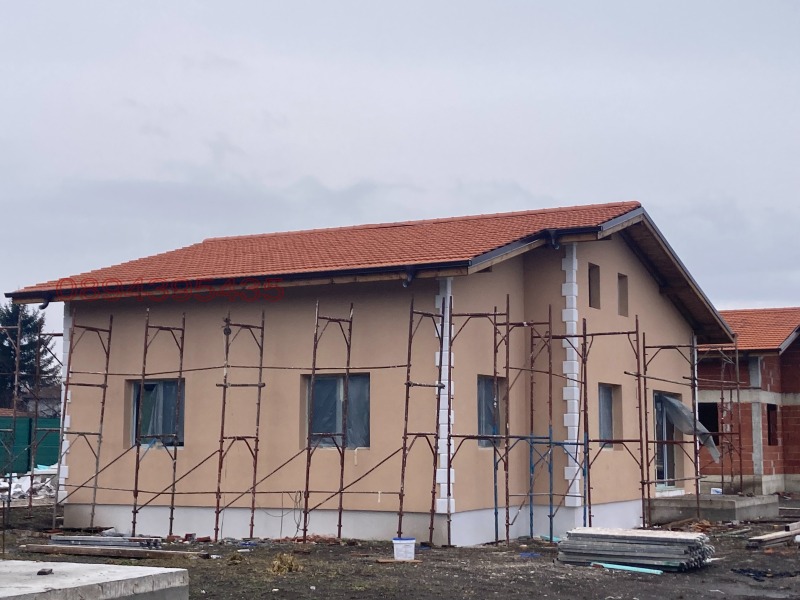 Продава КЪЩА, с. Хераково, област София област