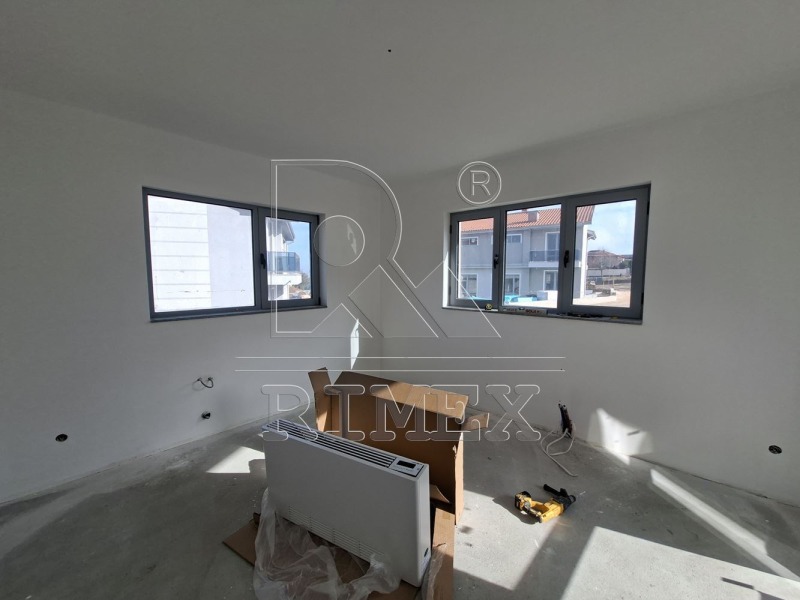 Продава КЪЩА, с. Белащица, област Пловдив, снимка 17 - Къщи - 52556368