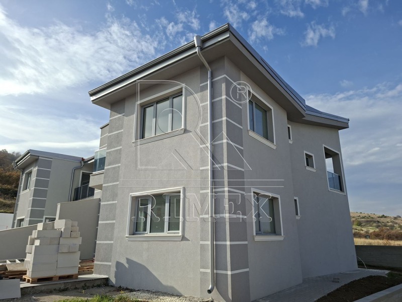 Продава КЪЩА, с. Белащица, област Пловдив, снимка 2 - Къщи - 52556368