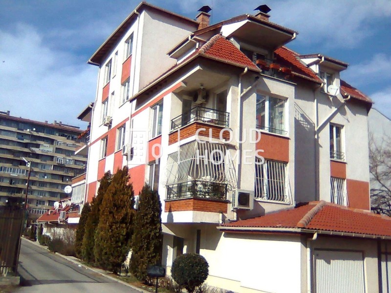 Продава  2-стаен град София , Красно село , 82 кв.м | 33213472