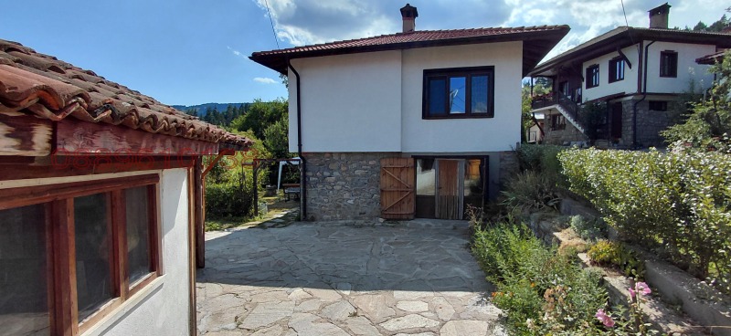 Till salu  Hus region Sofia , Koprivstjica , 135 kvm | 46388668 - bild [2]