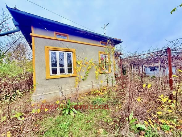 Продава КЪЩА, с. Методиево, област Добрич