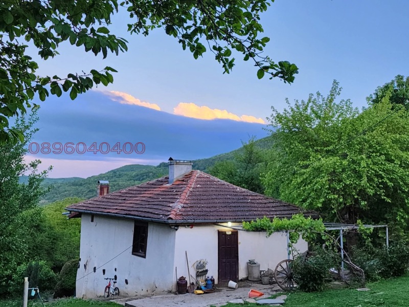 Продава КЪЩА, с. Липница, област София област