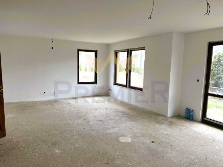 Продава  Къща град София , м-т Детски град , 335 кв.м | 33880500 - изображение [4]