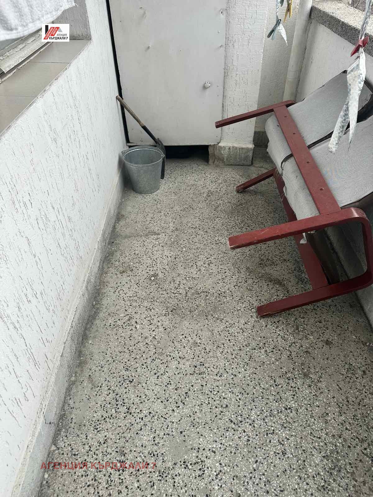 Продава МНОГОСТАЕН, гр. Кърджали, Център, снимка 9 - Апартаменти - 53734743