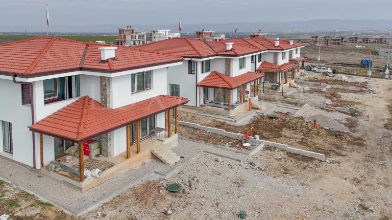Продава КЪЩА в област София, с. Гурмазово - 220 кв.м / 330 000 € » 645 423.90 лв., ЛУКСИММО