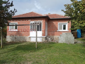 КЪЩА, 66 m2
