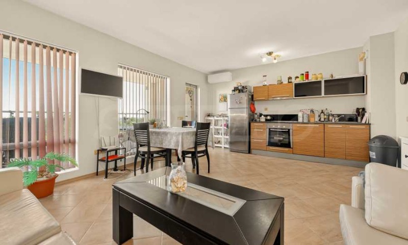 Продава 3-СТАЕН в област Варна, гр. Бяла - 132 кв.м / 120 000 € » 234 699.60 лв., СУПРИММО ОФИСИ В СТРАНАТА