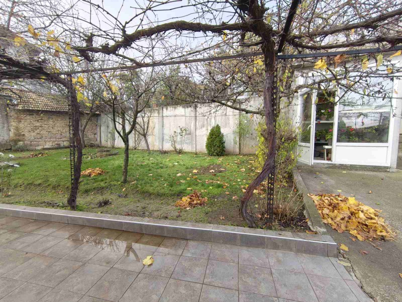 Продава КЪЩА, гр. Шумен, Дивдядово, снимка 15 - Къщи - 53438607