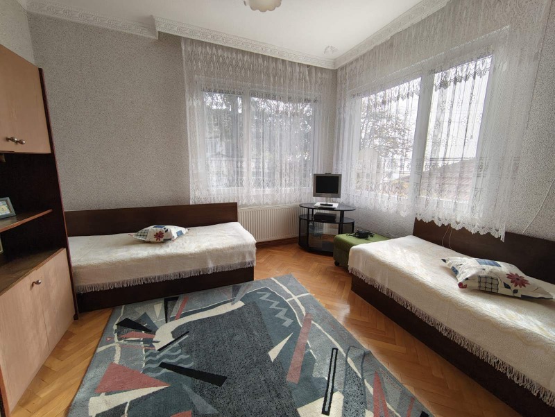 Продава КЪЩА, гр. Шумен, Дивдядово, снимка 12 - Къщи - 53438607