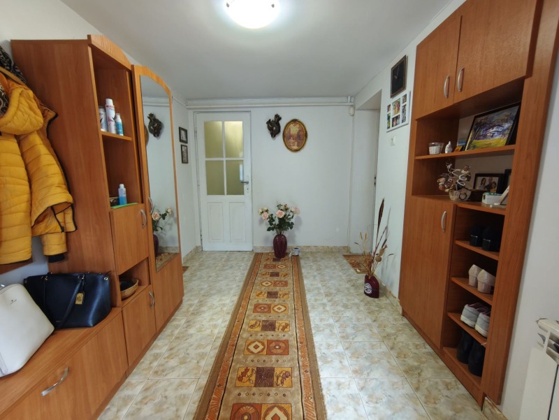 Продава КЪЩА, гр. Шумен, Дивдядово, снимка 5 - Къщи - 53438607