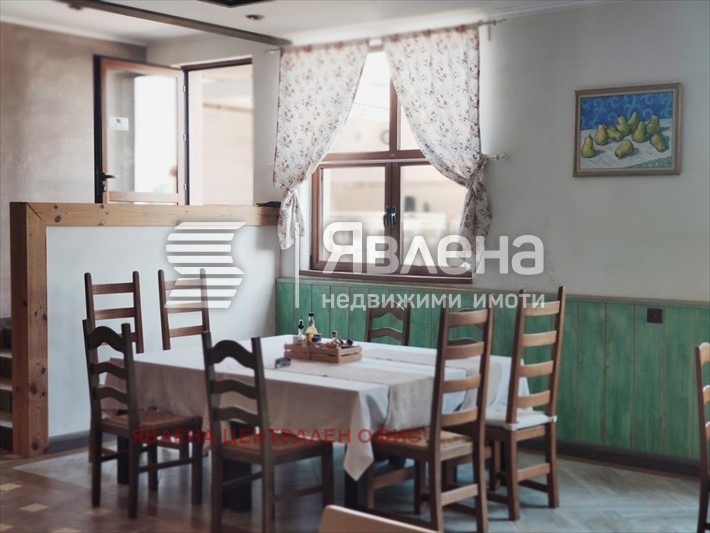 Продава ХОТЕЛ, с. Емона, област Бургас, снимка 16 - Хотели - 53713495