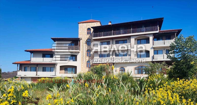 Продава ХОТЕЛ, с. Емона, област Бургас