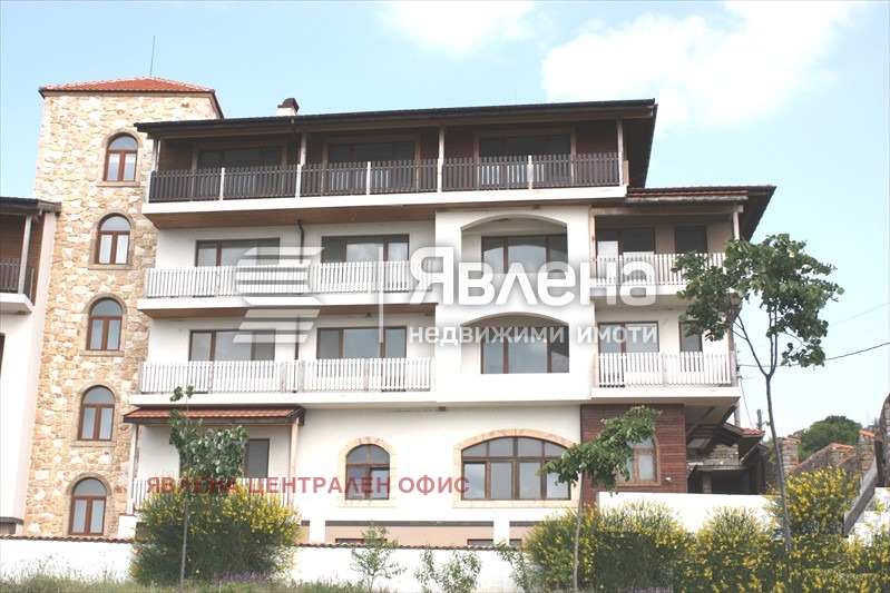 Продава ХОТЕЛ, с. Емона, област Бургас, снимка 2 - Хотели - 53713495