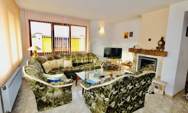 Продава КЪЩА, гр. Елена, област Велико Търново, снимка 9 - Къщи - 52195974