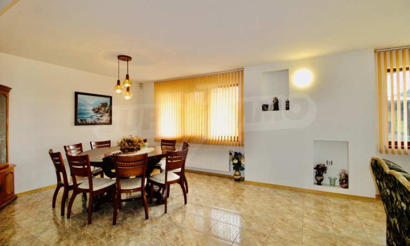 Продава КЪЩА, гр. Елена, област Велико Търново, снимка 5 - Къщи - 52195974