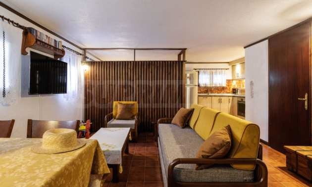 Продава КЪЩА, Извън страната, област Извън страната