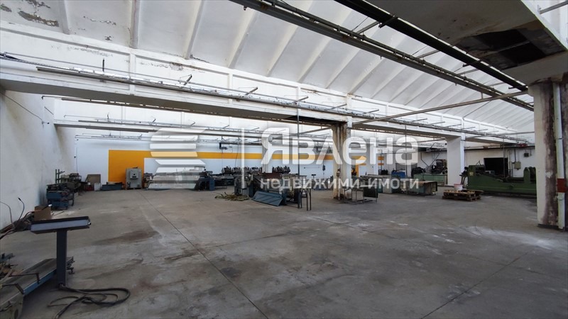 Till salu  Lagring Plovdiv , Industrialna zona - Sever , 5545 kvm | 71141430