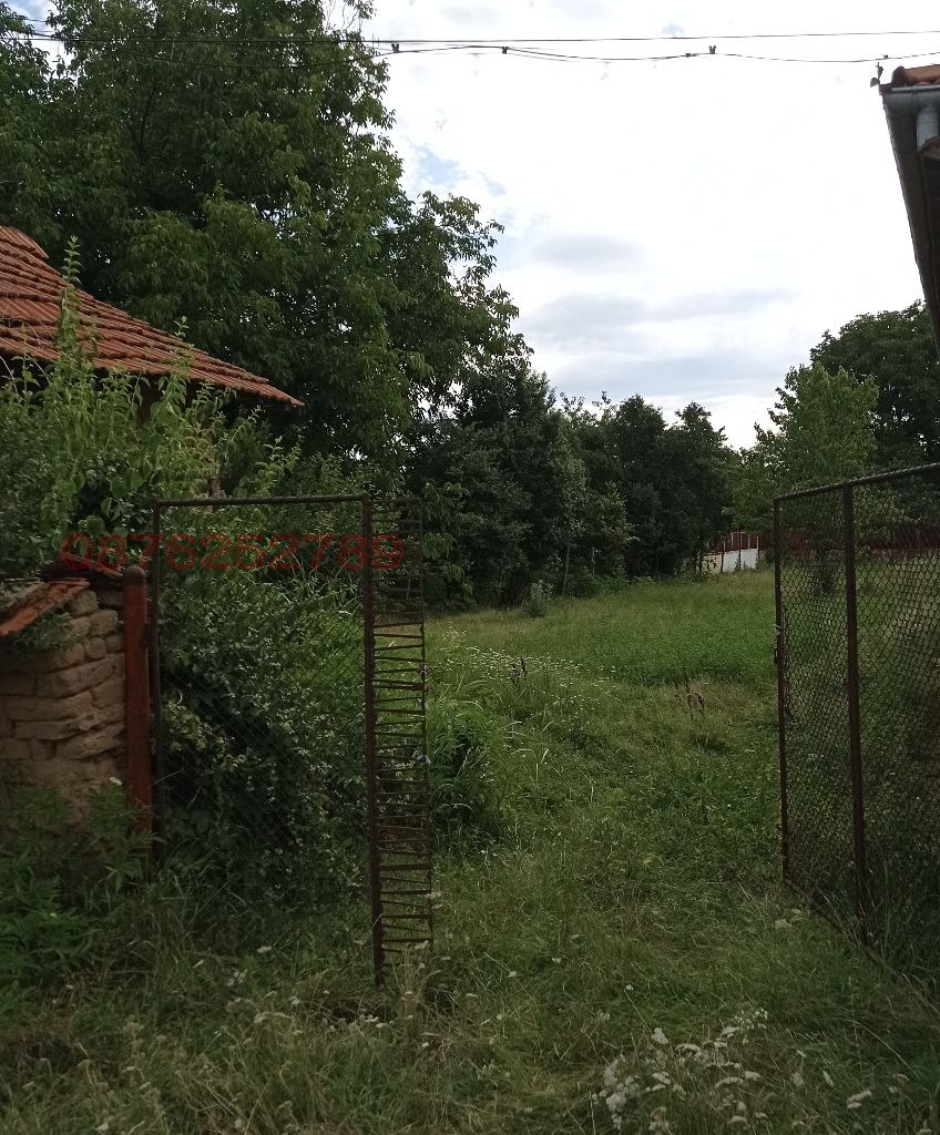 Продава ПАРЦЕЛ, с. Дерманци, област Ловеч