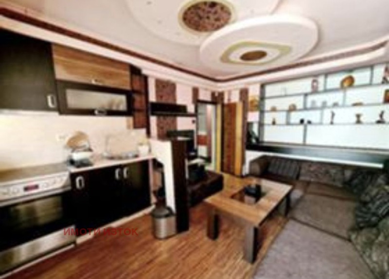 Продава  2-стаен град Перник , Изток , 46 кв.м | 53095538 - изображение [2]