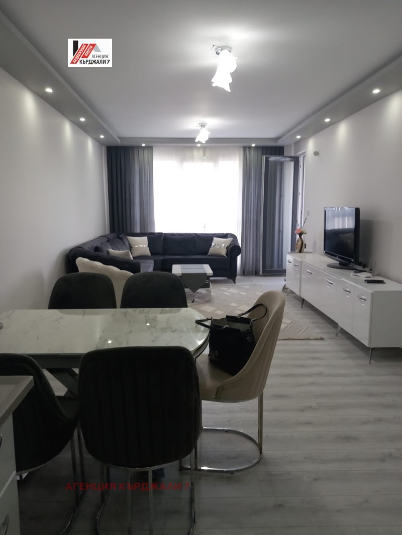 De vânzare  2 dormitoare Cârdjali , Țentâr , 114 mp | 74569968