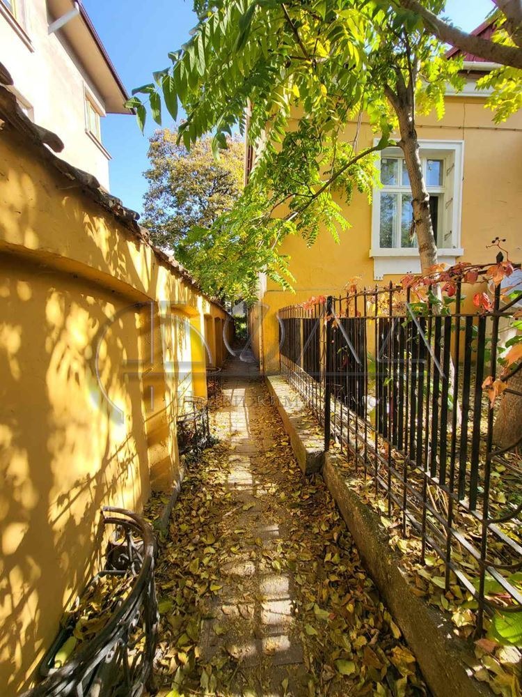 Till salu  Hus Golv Sofia , Centar , 240 kvm | 81735978 - bild [5]