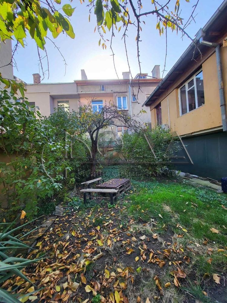 Till salu  Hus Golv Sofia , Centar , 240 kvm | 81735978 - bild [4]