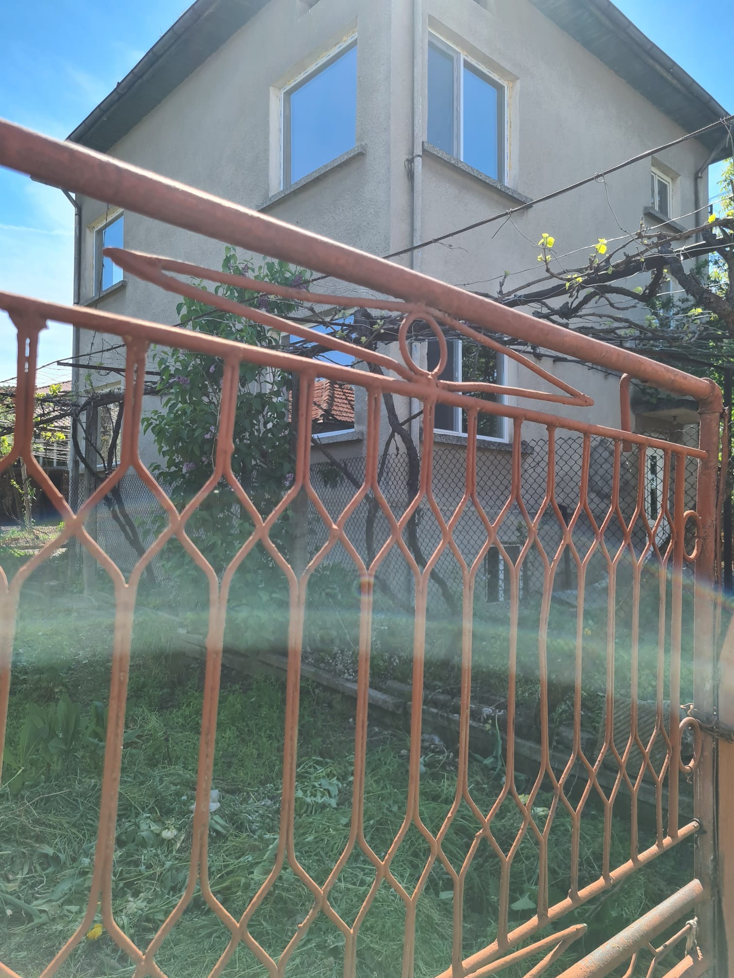 Продава КЪЩА, гр. Луковит, област Ловеч, снимка 2 - Къщи - 54241070