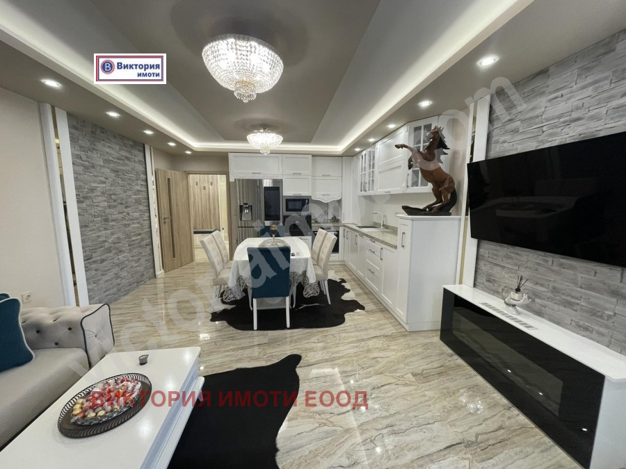 Продава 3-СТАЕН, гр. Велико Търново, Център, снимка 2 - Апартаменти - 44109514