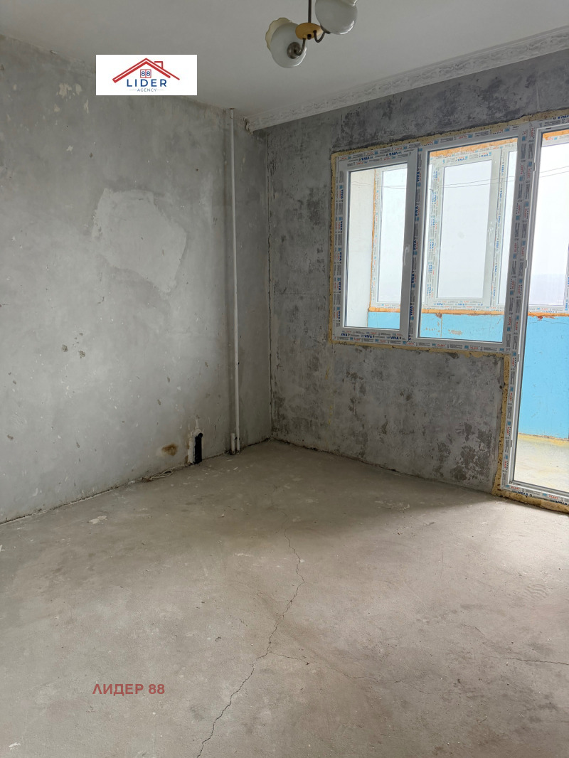 Продава 2-СТАЕН в град Плевен, Дружба 4 - 60 кв.м / 74 000 € » 144 731.42 лв., ЛИДЕР 88