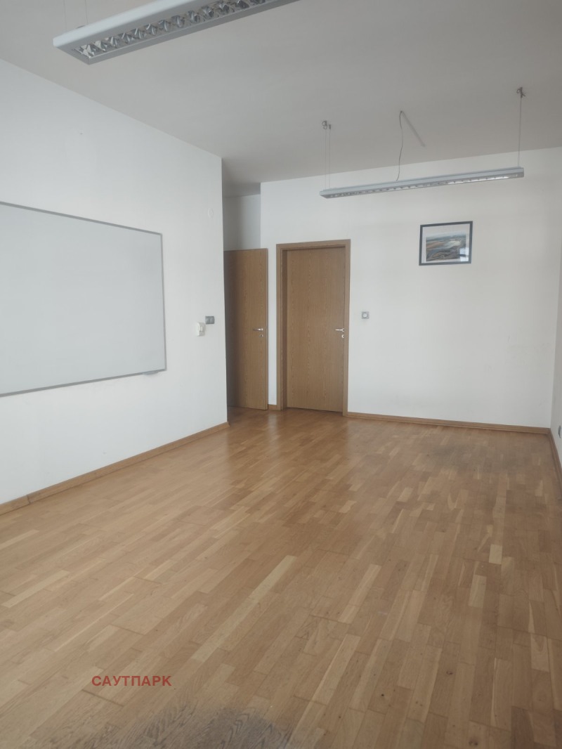 Myytävänä  2 makuuhuonetta Sofia , Manastirski livadi , 234 neliömetriä | 96902602 - kuva [3]
