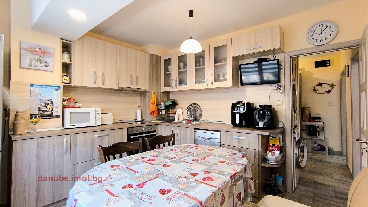 Продава 2-СТАЕН, гр. Русе, Възраждане, снимка 2 - Апартаменти - 55929536