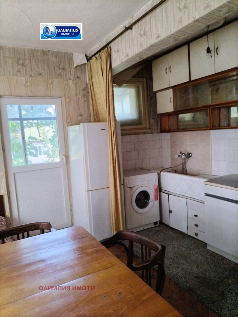 Продава ЕТАЖ ОТ КЪЩА, гр. Русе, Здравец, снимка 5 - Етаж от къща - 47039756